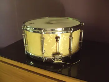 Ludwig &amp; Ludwig vintage original snare drum late 1040 collector!