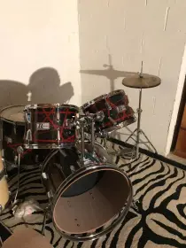Rogers R-380 in &quot;Eddie Van Halen&quot; wrap.