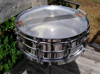 For Sale: Vintage Ludwig Supra