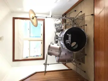 Help to identify vintage Pearl 5 kit set