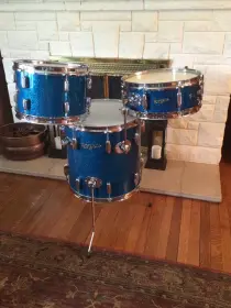 Rogers Holiday Snare drum Manhunt! Need Help!