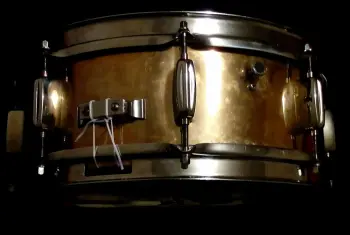 Rogers Holiday Snare drum Manhunt! Need Help!