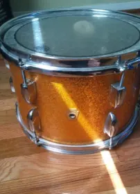 Help - Ludwig Gold Sparkle / Pearl - 60's?