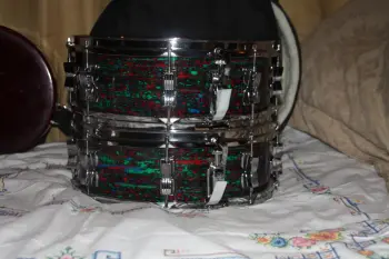 Ludwig Element Psychedelic red .