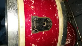 Man do I need help to identify this drum