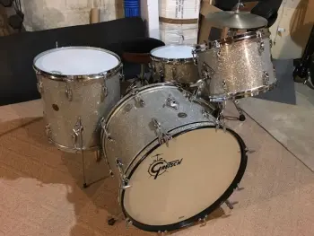 My 1st Gretsch Round Badge kit!