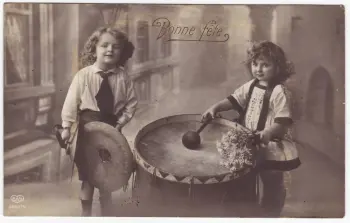 anyone want free jpeg's of drum related pics?