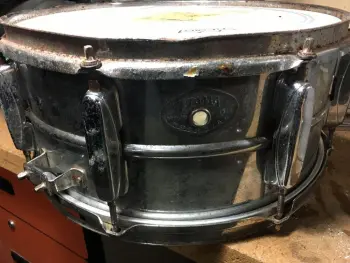 Tama Rockstar 6.5x14 lugs?
