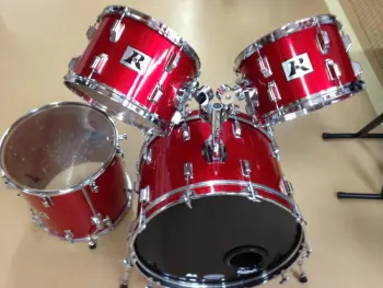 Anyone ever see this style of Rogers &quot;Big R&quot; before?