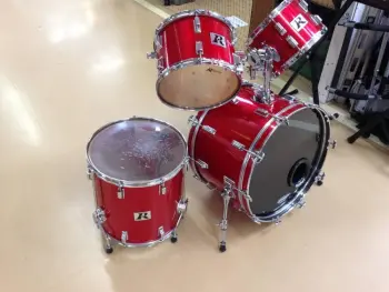 Anyone ever see this style of Rogers &quot;Big R&quot; before?
