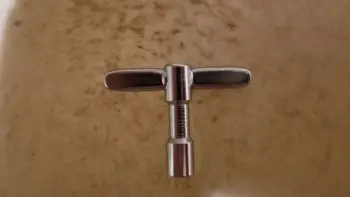 Rogers drum key