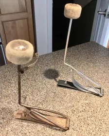 This is the Display Your Vintage Bass Pedal Thread