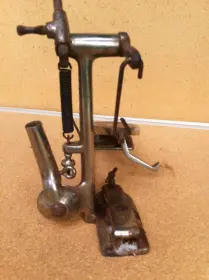 This is the Display Your Vintage Bass Pedal Thread