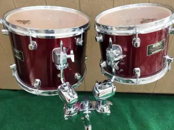 Pair of Mapex Venus toms and Mapex stand (will separate)
