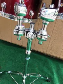 Pair of Mapex Venus toms and Mapex stand (will separate)