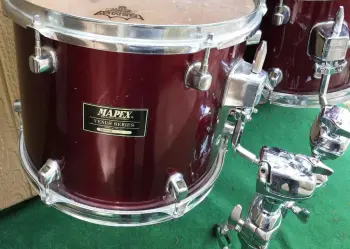 Pair of Mapex Venus toms and Mapex stand (will separate)