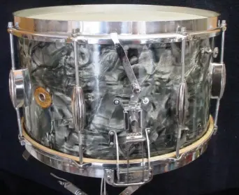 *1937-39 SLINGERLAND 8 x 14 BLACK DIAMOND PEARL BERNIE MATTISON RADIO KING MODEL
