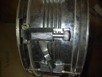 Identify snare drum by throwoff?
