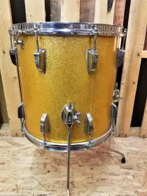 Repairing scratches in '60s Sparkle wrap (Ludwig)