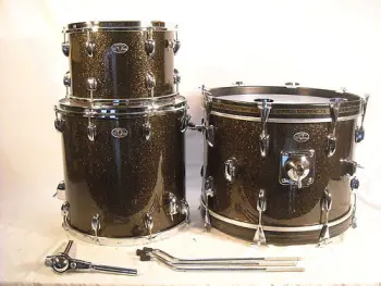 Slingerland vent/badge placement