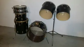 Got a rare Orange Trident kit (by Capelle)