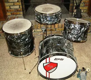 Record Covers with (vintage) Drums on!