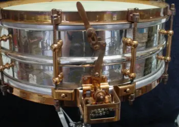 1926-27 LUDWIG &amp; LUDWIG 5 x 14 NOB/12 pt. FLORAL ENGRAVED DeLUXE SUPER-LUDWIG MODEL