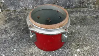 Mysterious 6&quot; red sparkle concert tom (German?)