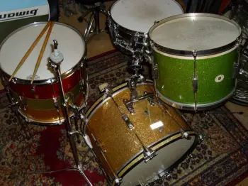 Kit Made of marching snares (as toms) and marching bass drum???