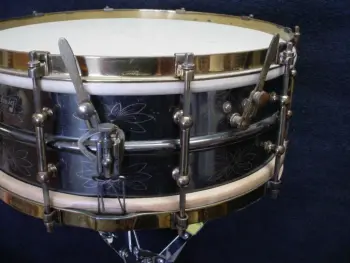 [B]1929-30 LUDWIG &amp; LUDWIG 5 x 14 DeLUXE ENGRAVED STANDARD-SENSITIVE MODEL[/B]