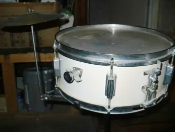 Can anyone identify this drum?