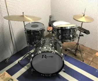 Different camps of drum fanciers