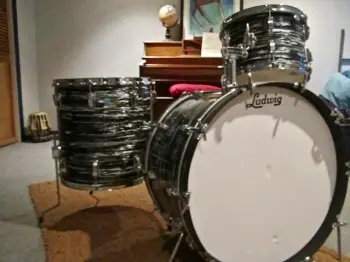 This is the Display Your Ludwig Drum Thread