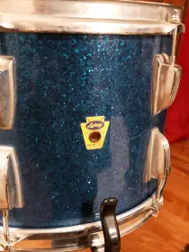 FOR SALE: Vintage 1959 Ludwig 9x13 Tom in Sparkling Blue Pearl