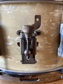Need help Id'ing this Throw-off on my Gretsch