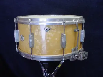 [B]1936-39 LUDWIG 6.5 x 14 “BUTTERSCOTCH PEARL” (uncatalogued) SUPER-LUDWIG MODEL [/B