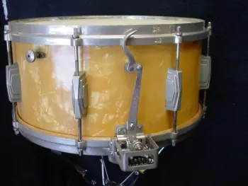 [B]1936-39 LUDWIG 6.5 x 14 “BUTTERSCOTCH PEARL” (uncatalogued) SUPER-LUDWIG MODEL [/B