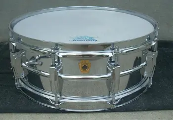 Ludwig 64 Supra: looks great, sounds weird. Please advise.