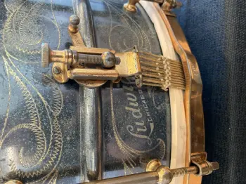 1920-25 6.5x14 8 LUG LUDWIG &amp; LUDWIG DeLUXE FANCY SCROLL STANDARD MODEL