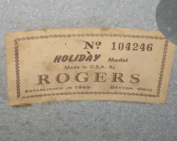 Help identify year of Rogers Holiday set