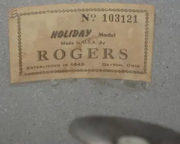 Help identify year of Rogers Holiday set
