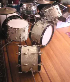 18x10 Ludwig Bass Drum.. what do you make of this??