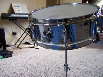 Boston 10 lug snare