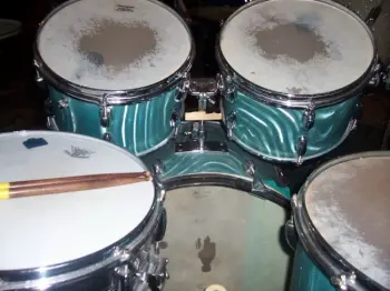Left handed drums