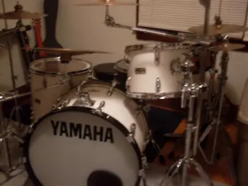 Need to Identify Yamaha Drums - Please Help!