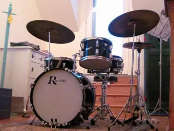 It's the &quot;show off your Rogers drums&quot; thread!