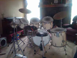 help to find info on these gretch drums
