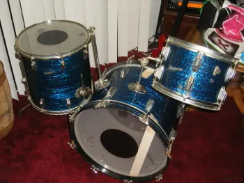 Rogers Holiday drum set in blue onyx
