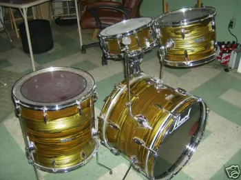 Pearl Tiger Eye Drum Set