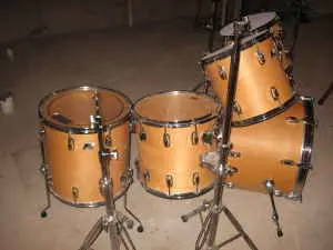 Black Ludwig Acrolite B/O badge???
